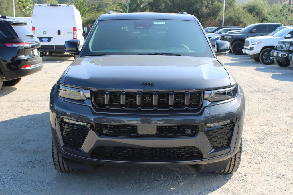 New 2026 Baltic Gray Metallic Clearcoat Jeep Limited Reserve image 2
