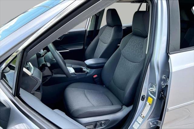 Certified Used 2022 SILVER SKY METALLIC Toyota  image 8