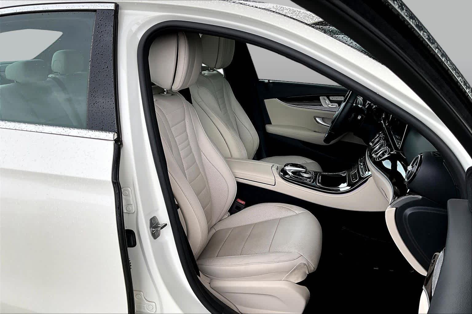 Used 2017 designo Diamond White Metallic Mercedes-Benz E 300 Sport image 9