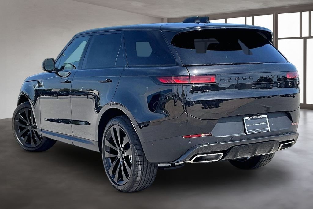 New 2026 Santorini Black Metallic Land Rover SE image 3