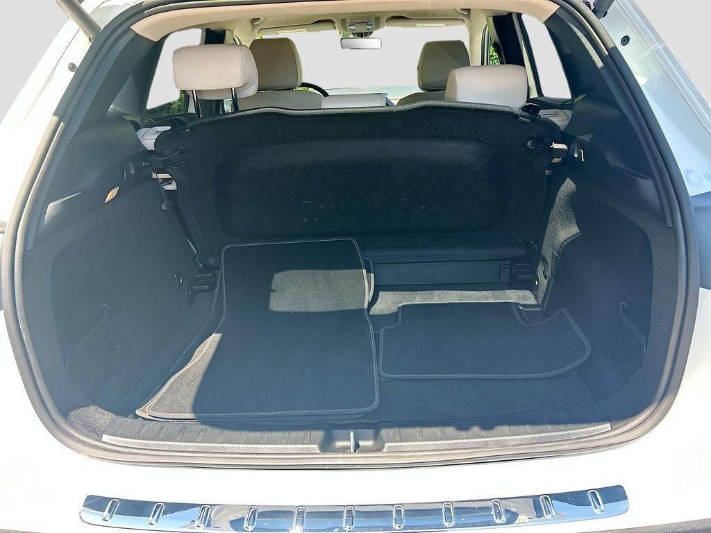 Used 2023 Polar White Mercedes-Benz 250 image 28