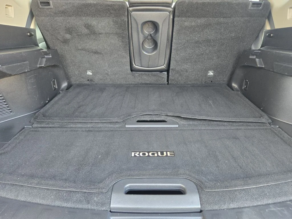 Used 2019 Gray Nissan SL image 36