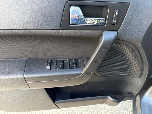 Used 2010 Gray Ford SES image 19