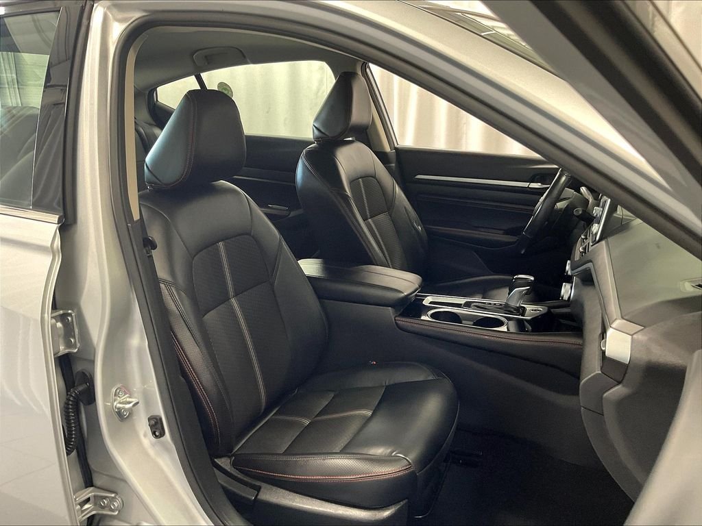 Used 2023 Silver Nissan 2.5 SR image 11