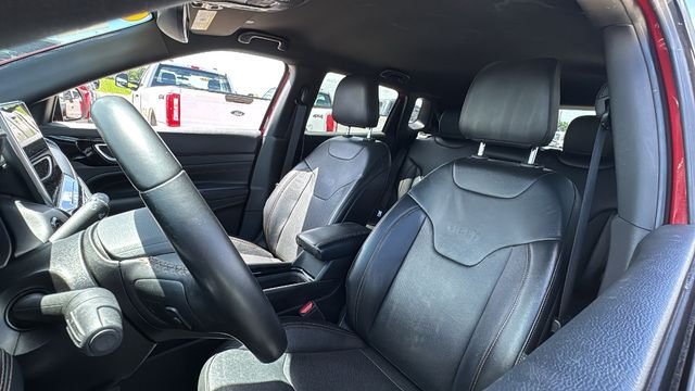 Used 2022 Red Jeep Limited image 17