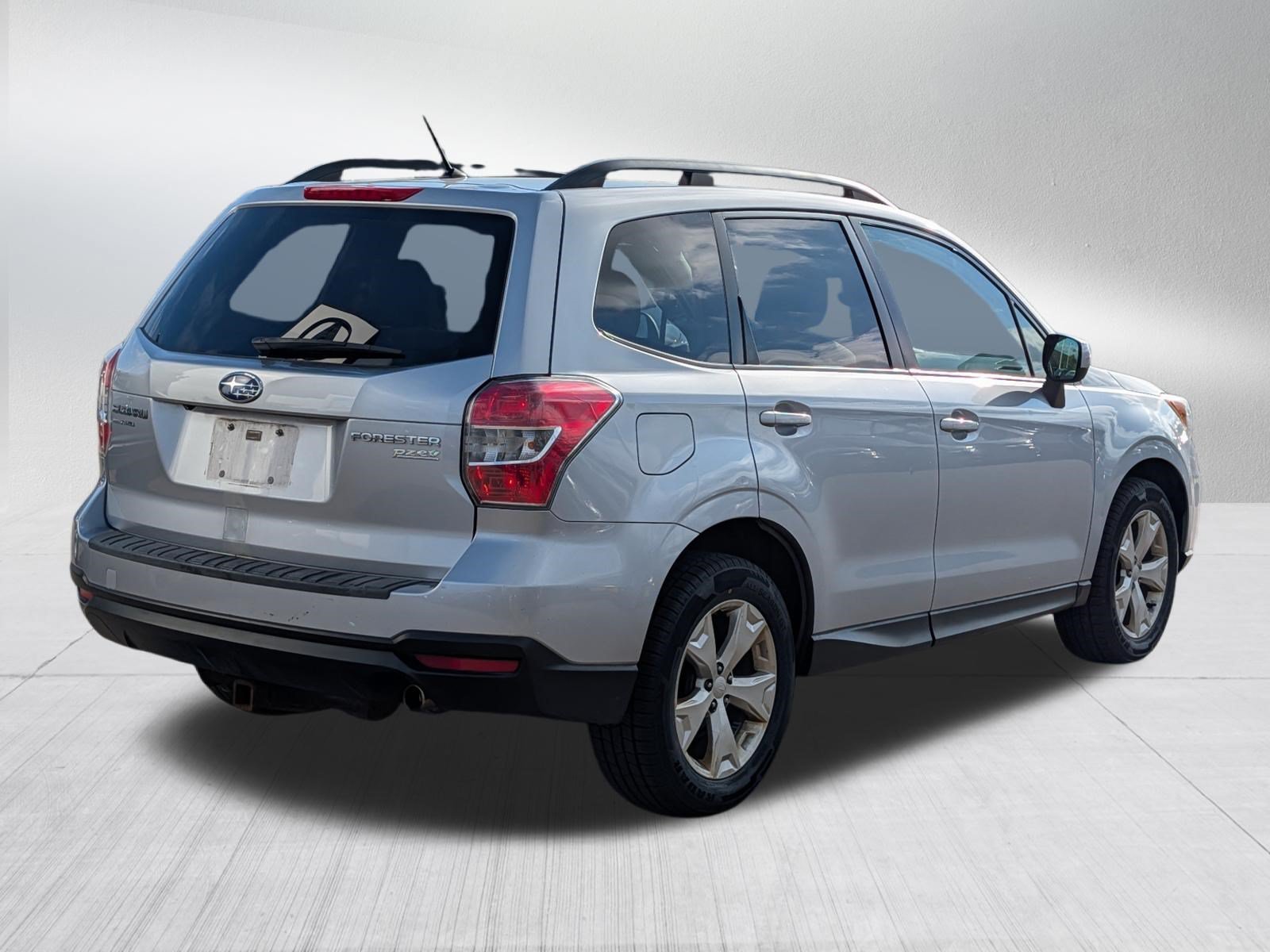 Used 2014 Ice Silver Metallic Subaru 2.5i Premium image 3
