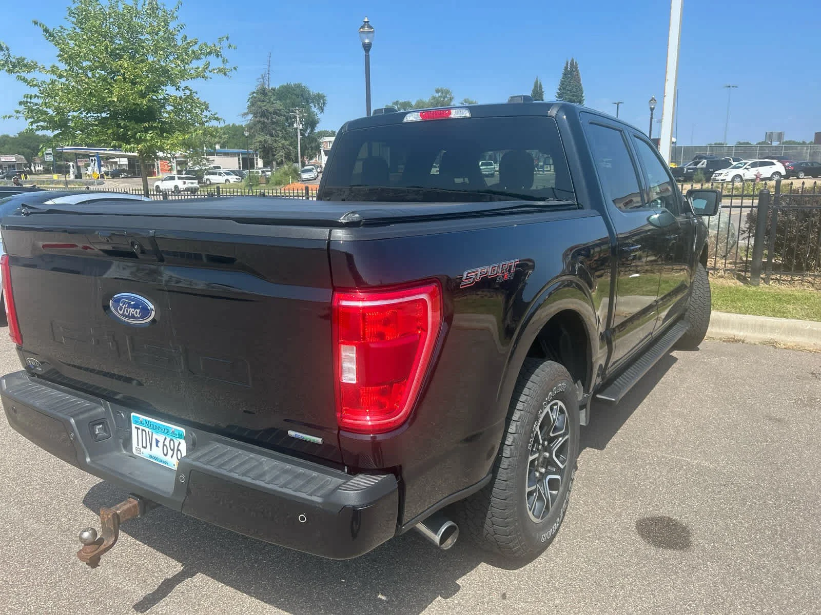 Used 2021 Agate Black Metallic Ford XLT image 3
