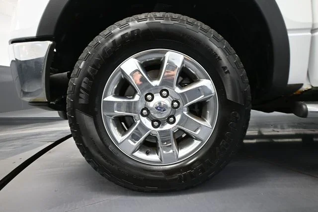 Used 2013 White Ford XLT image 12