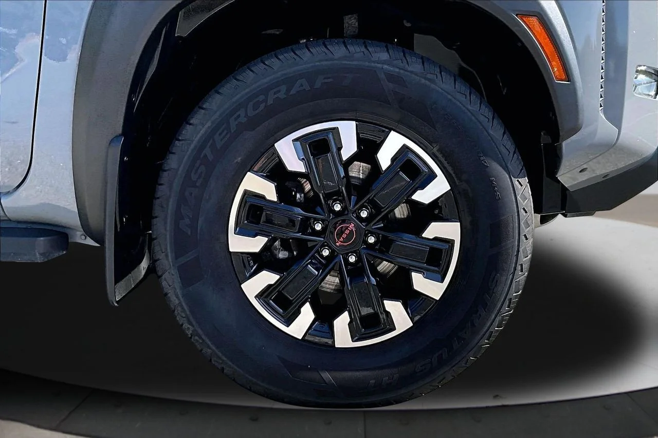 Used 2022 Gray Nissan PRO-4X image 32