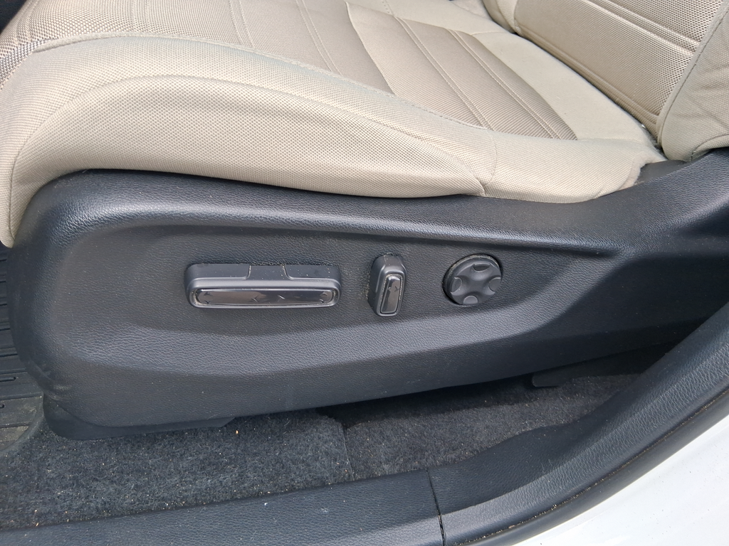 Used 2021  Honda EX image 18