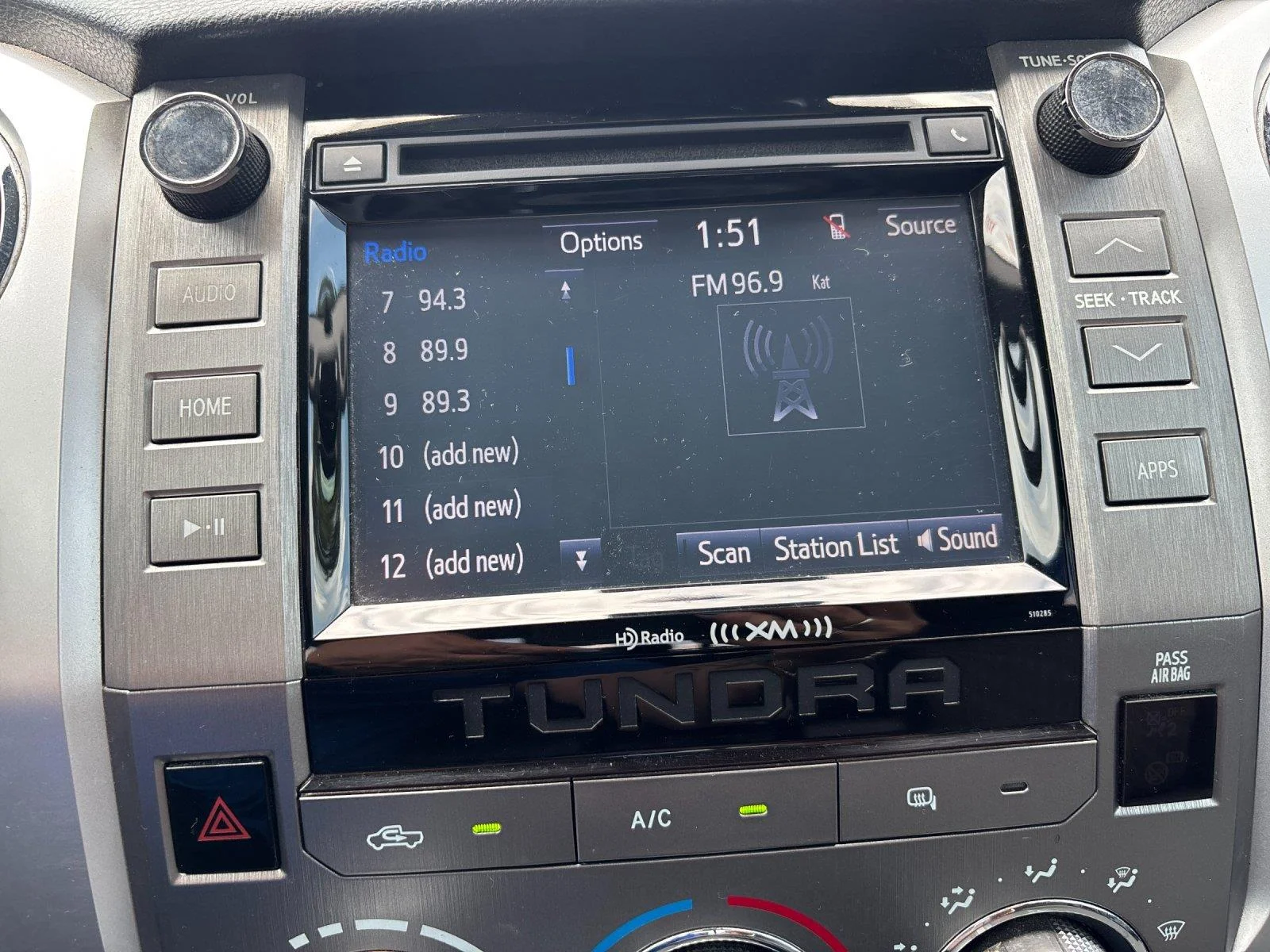 Used 2018 Silver Sky Metallic Toyota SR5 image 23