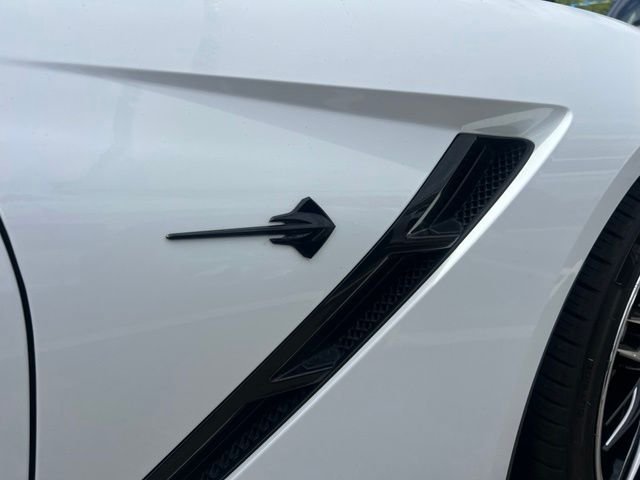 Used 2016 White Chevrolet Stingray image 5