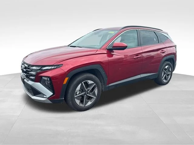 Used 2025  Hyundai SEL image 1