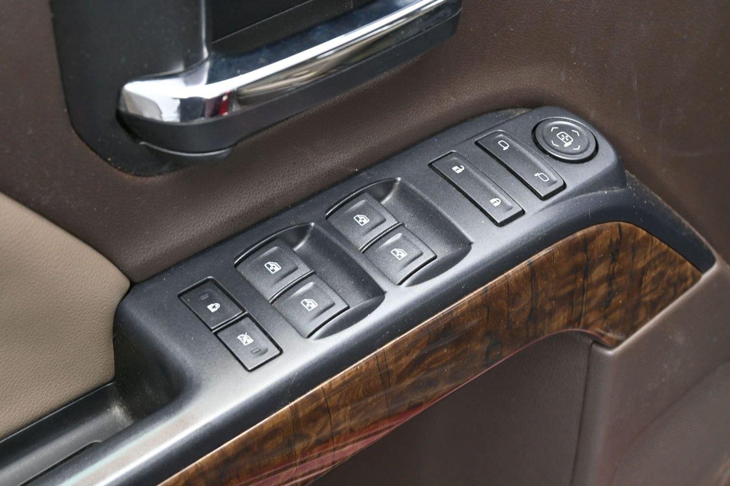 Used 2015 DEEP RUBY METALLIC Chevrolet LT image 10