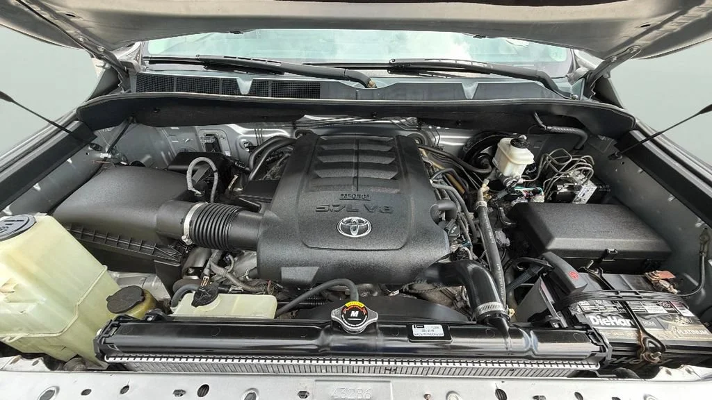 Used 2014  Toyota LTD image 36