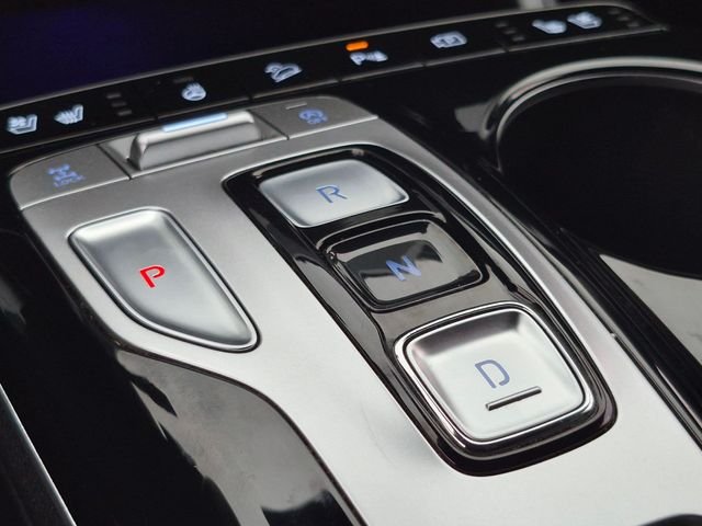 Used 2023 Black Hyundai Limited image 12