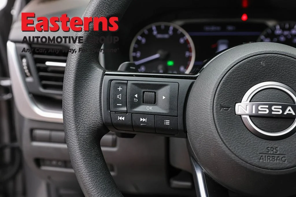Used 2023 Gray Nissan SV image 14