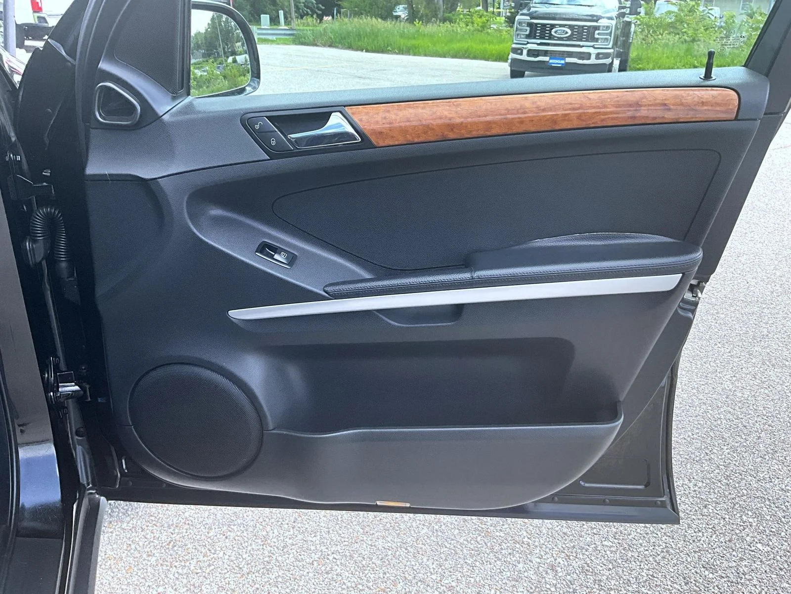 Used 2006 Black Mercedes-Benz ML 350 image 18