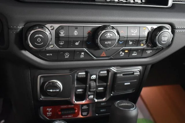 New 2026 Black Clearcoat Jeep Rubicon X image 27
