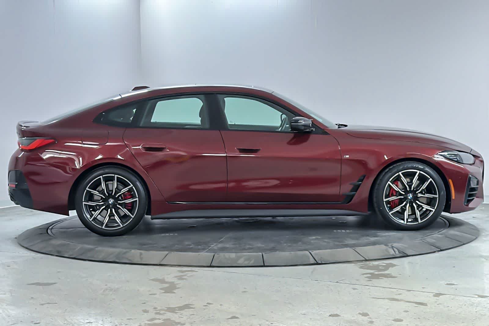 Used 2022 Aventurin Red Metallic BMW M440i xDrive image 8
