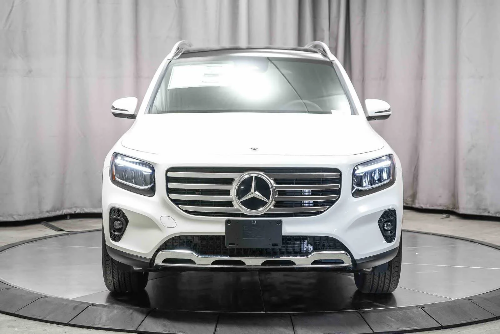 New 2026 Polar White Mercedes-Benz GLB 250 image 43