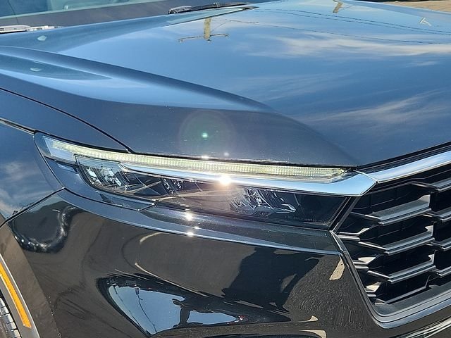 Used 2023 Crystal Black Pearl Honda 1.5T AWD LX image 9
