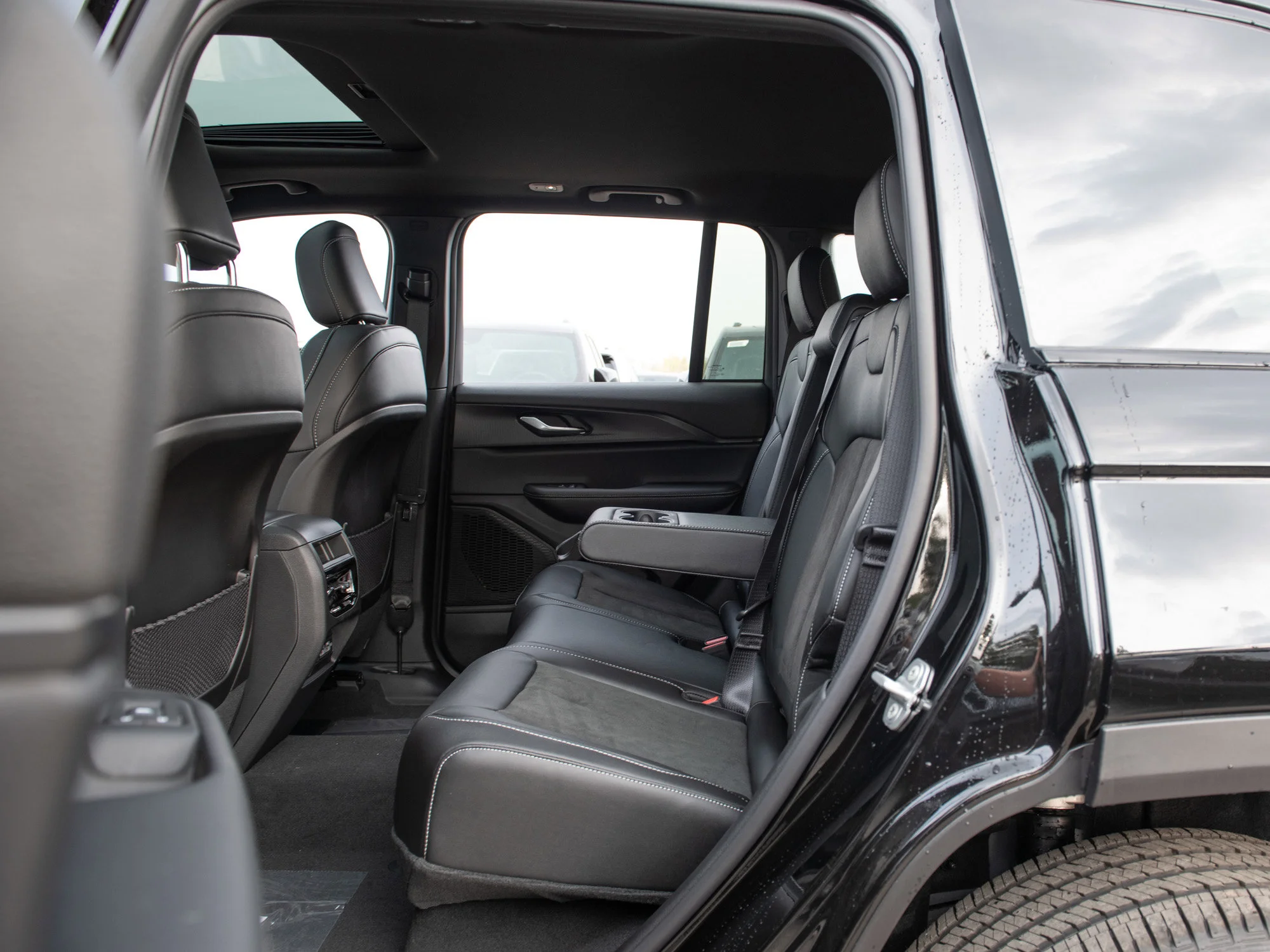 New 2025 Black Jeep Altitude* 4x4, Sunroof, Trailer Tow Package, Heated Leather image 22