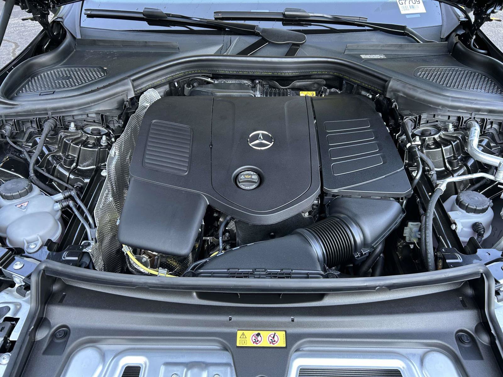 New 2027 Graphite Grey Metallic Mercedes-Benz GLC 300 SUV image 45