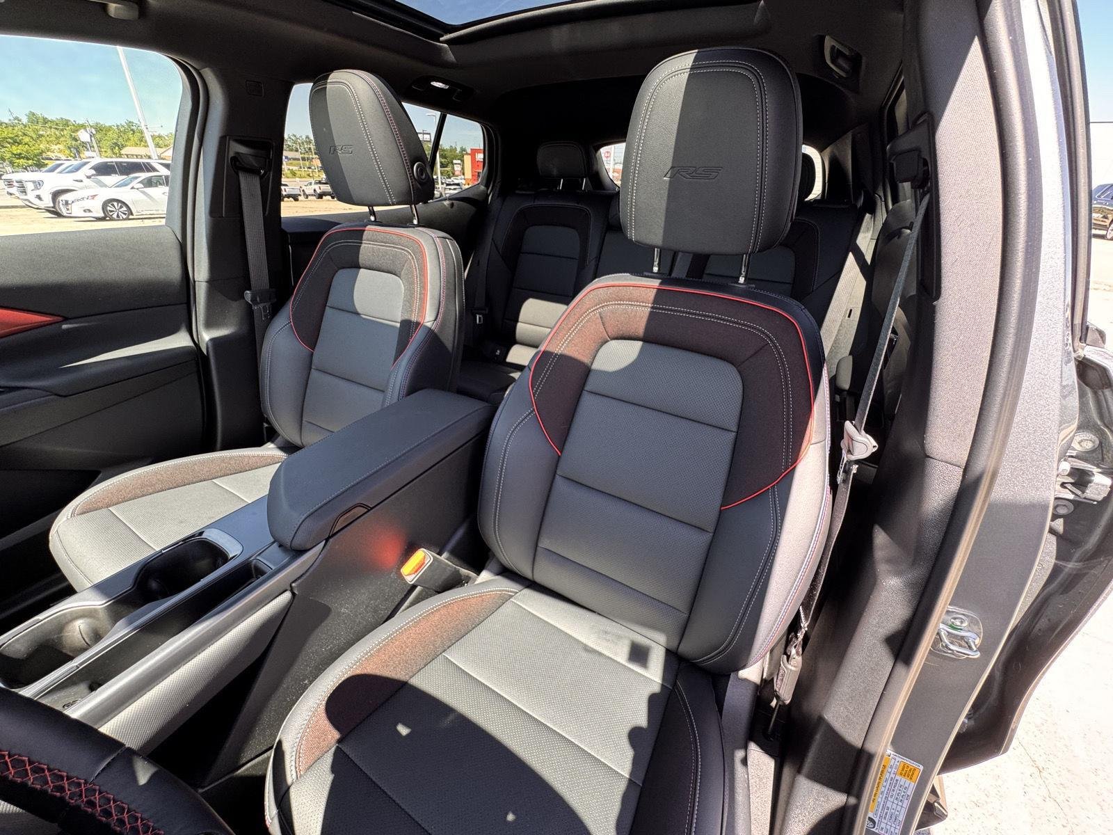 2026 Chevrolet Equinox EV RS - Photo 29