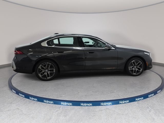 Certified Used 2026 Dark Graphite Metallic BMW 530i xDrive image 4