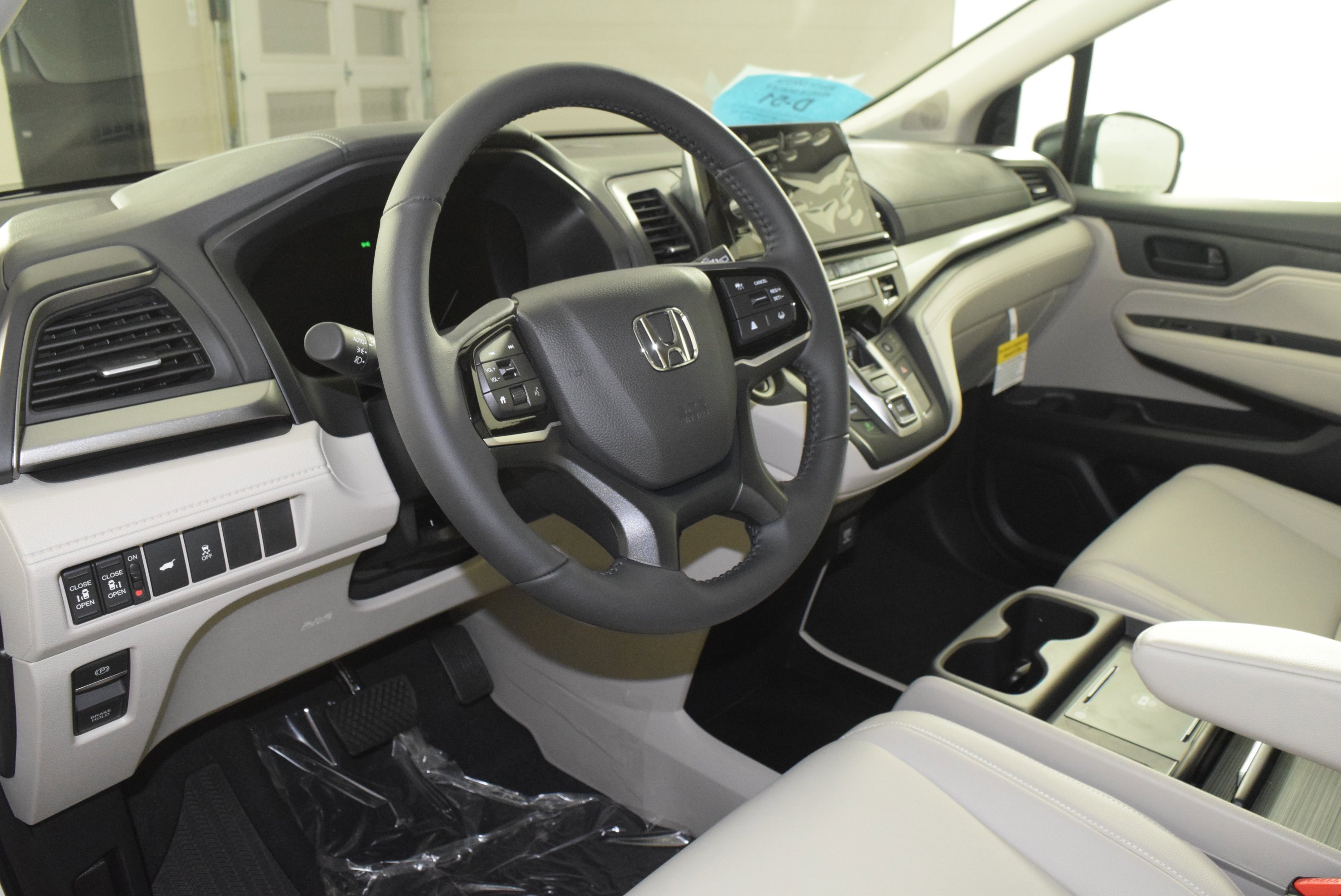 New 2026 Platinum White Pearl Honda EX-L image 2