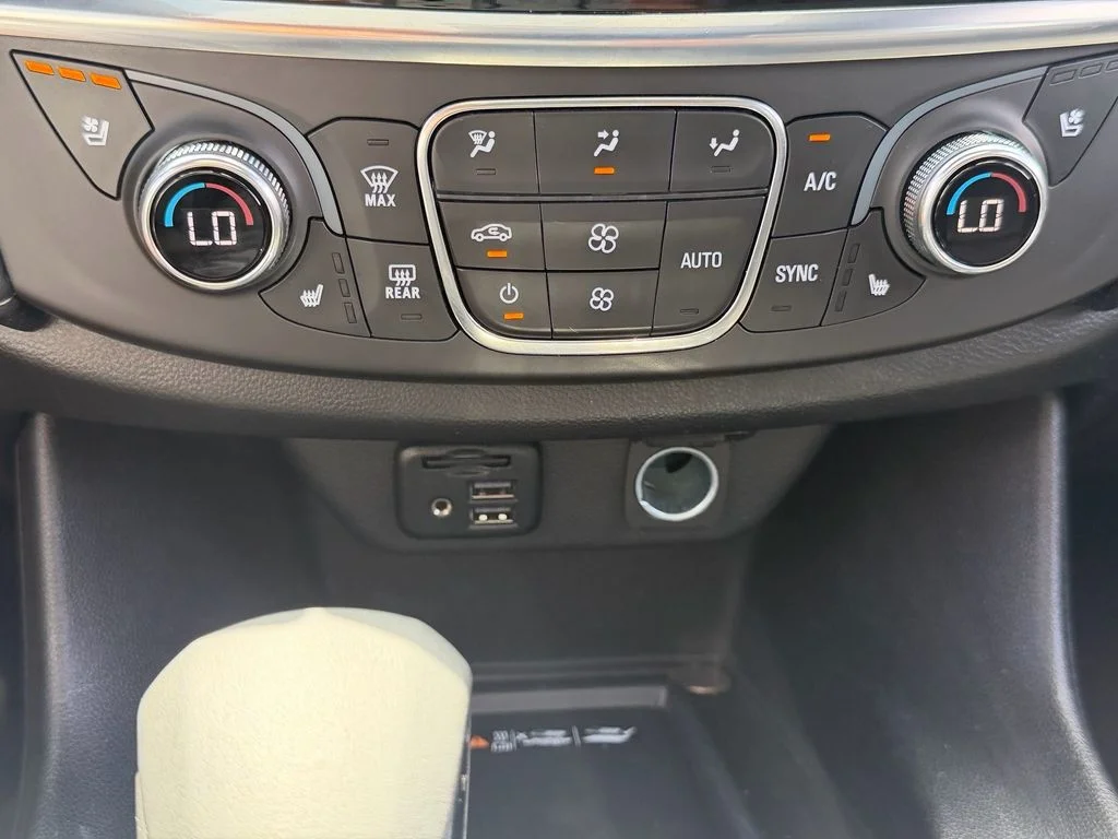 Used 2023 White Chevrolet Premier image 28