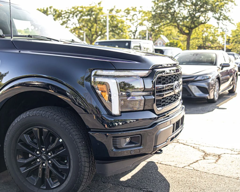 Used 2026 Blue Ford Lariat image 3