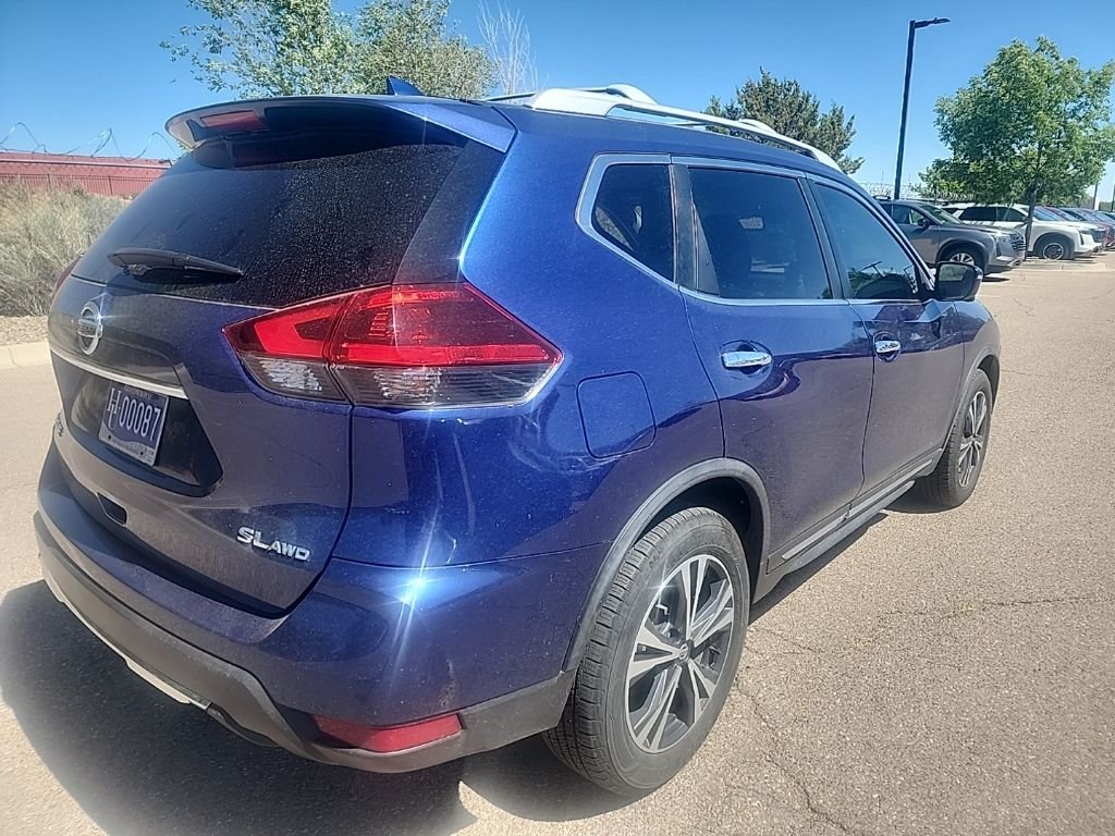 Used 2018 Blue Nissan SL image 5