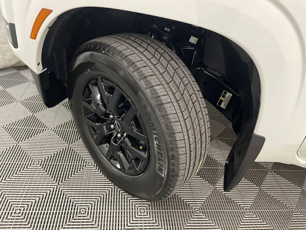 New 2026 Glacier White Nissan Crew Cab SV image 26