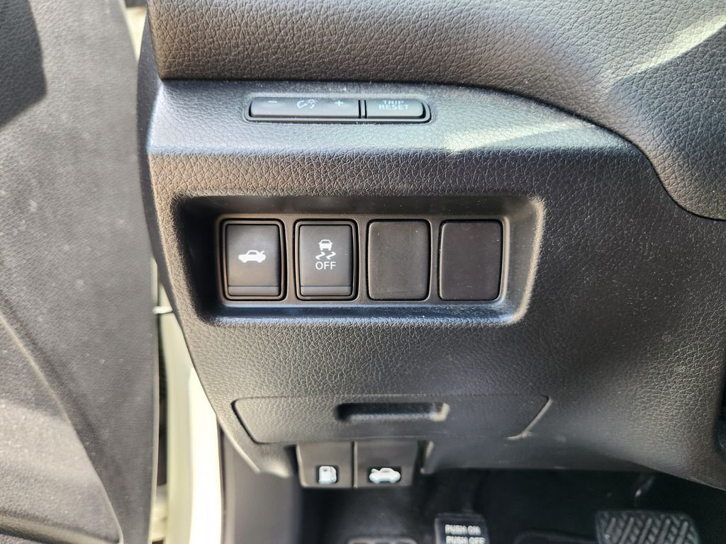 Used 2017 Pearl White Nissan 2.5 S image 22