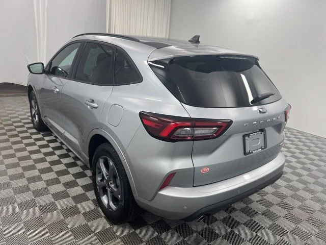 Used 2023 Silver Ford ST-Line image 6