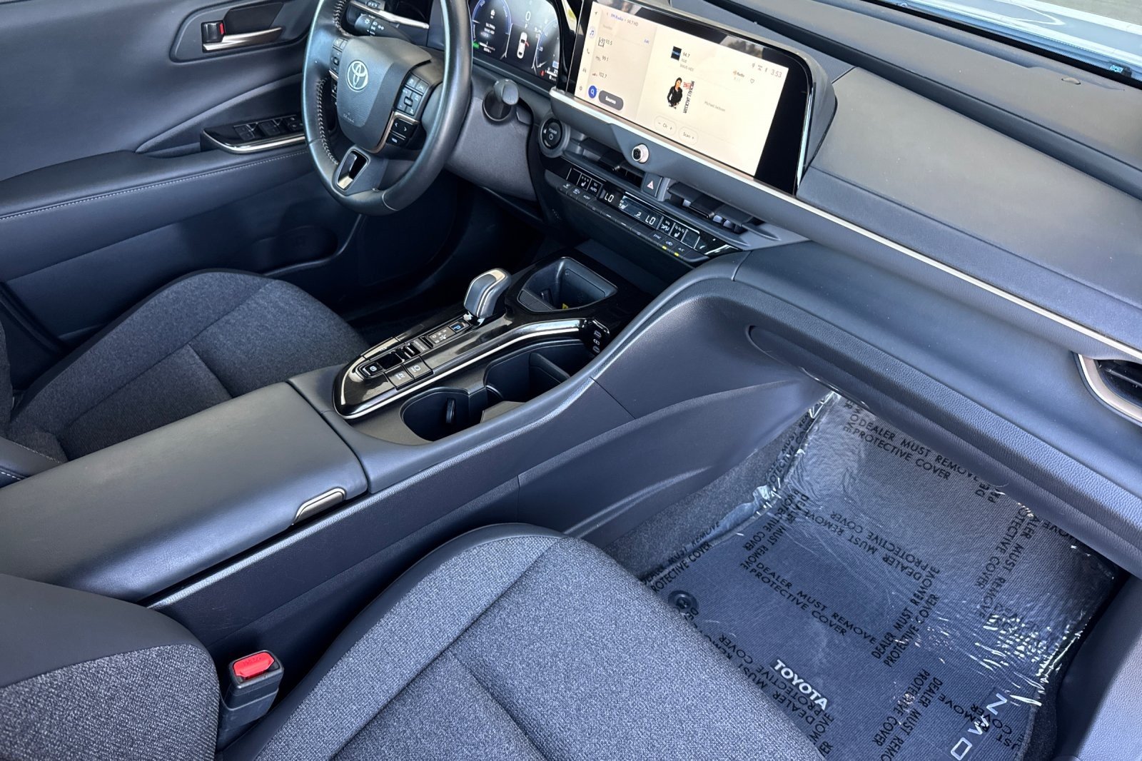 Certified Used 2024 Oxygen White Toyota XLE image 14