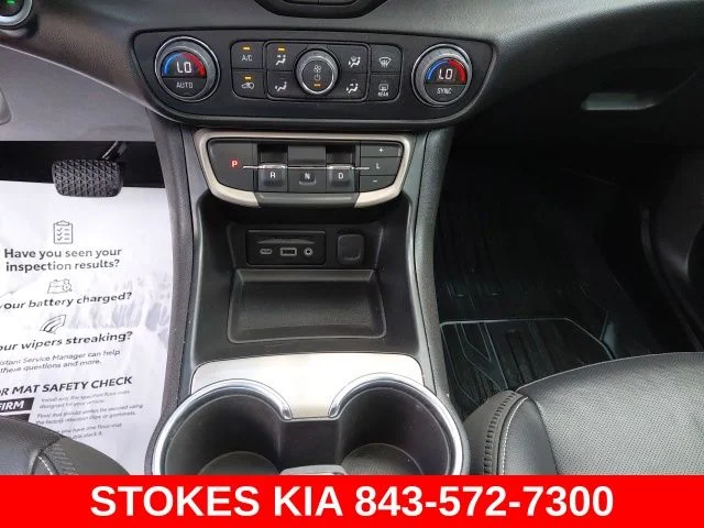Used 2023 Silver GMC Denali image 11