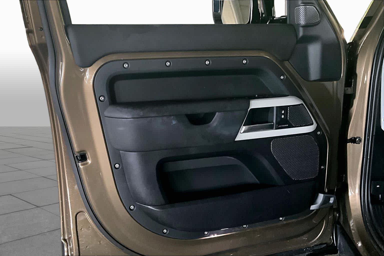 Used 2024 Gondwana Stone Metallic Land Rover S image 20