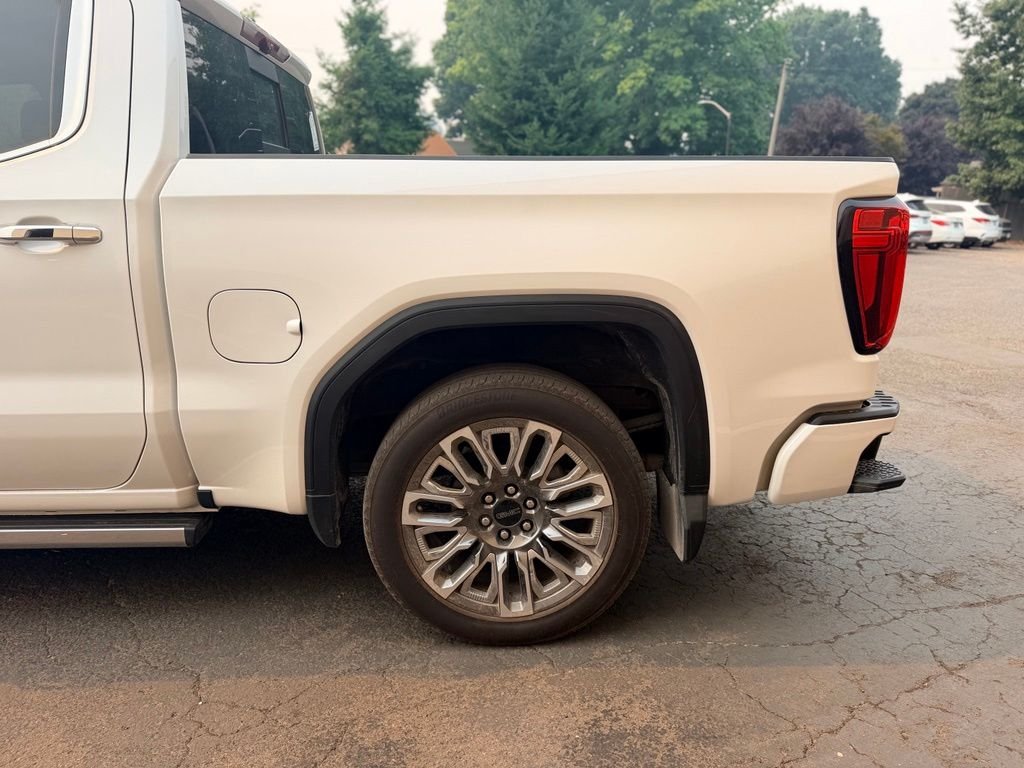 Used 2024 White GMC Denali Ultimate image 9