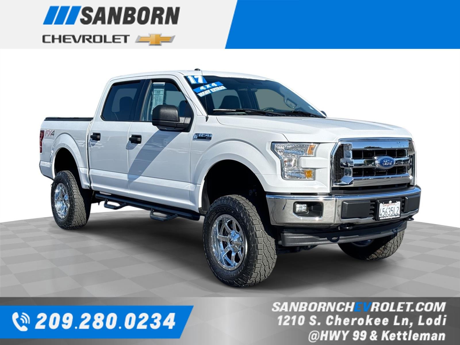 Used 2017 Gold Ford XLT image 1