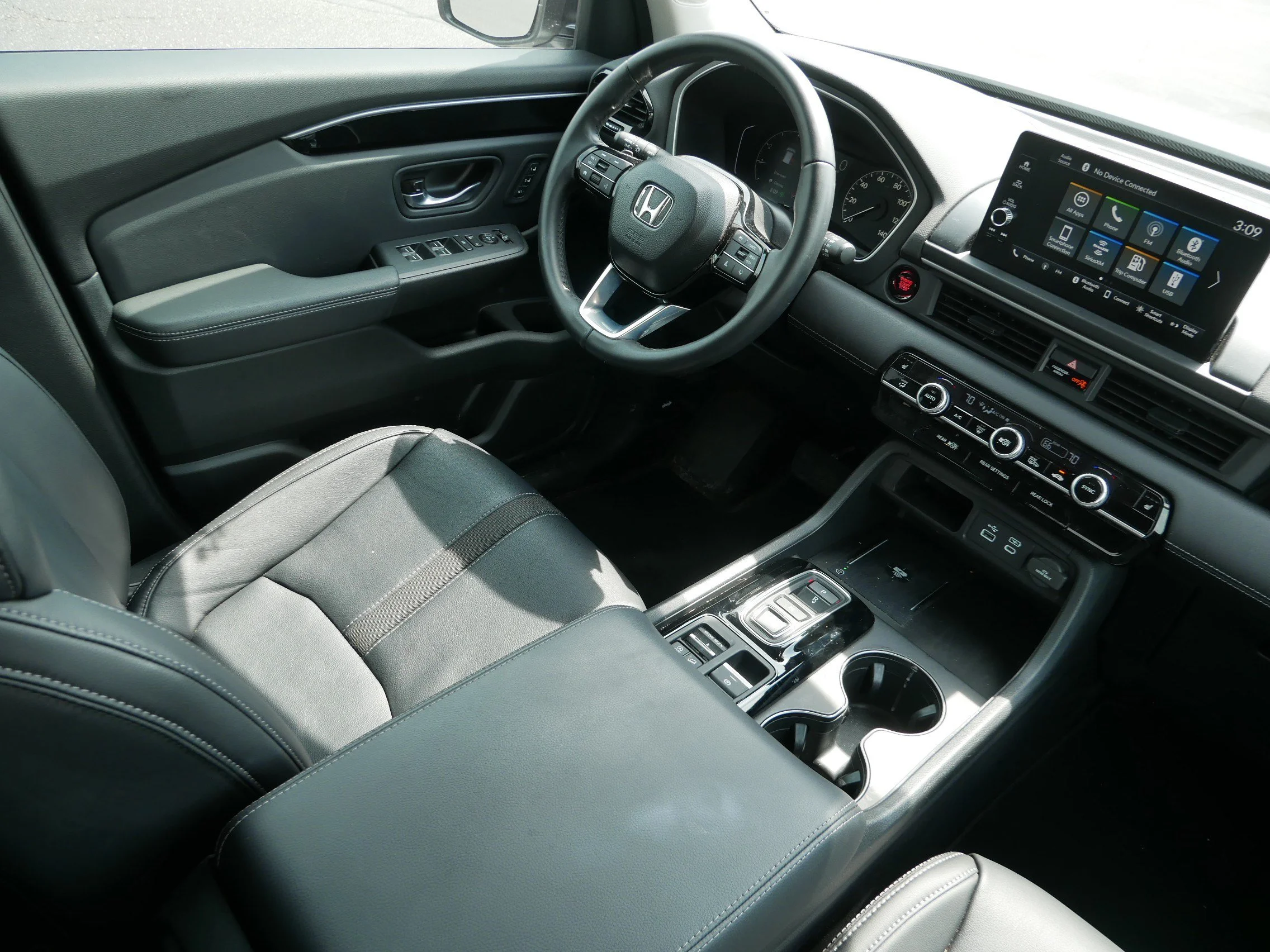 Used 2023 Platinum White Pearl Honda EX-L 8 Passenger image 9