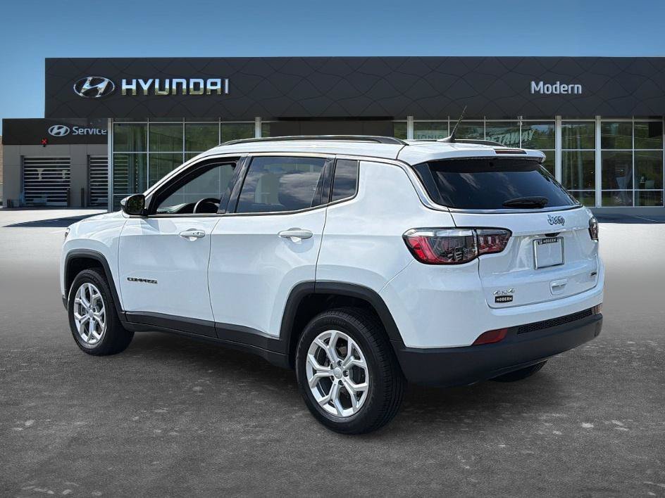 Used 2024 Bright White Clearcoat Jeep Latitude image 5