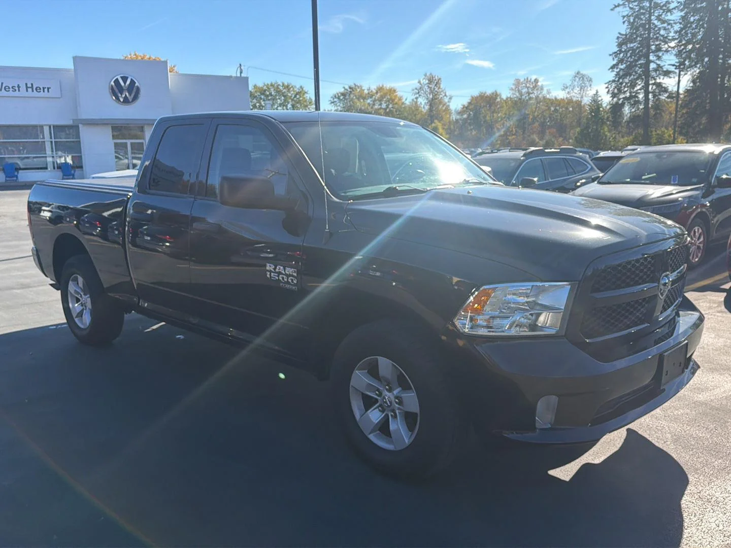 Used 2019 Brilliant Black Crystal Pearlcoat Ram Express image 4
