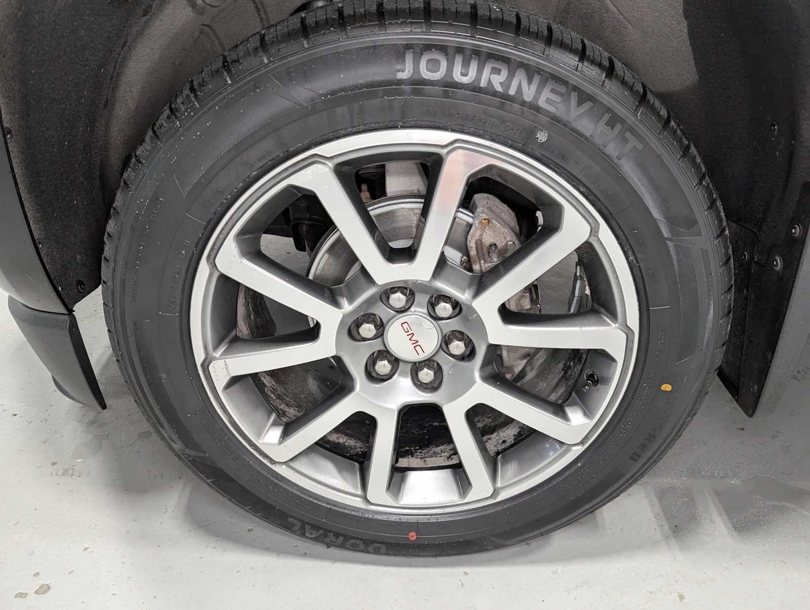Used 2019 Onyx Black GMC 4WD Denali image 3