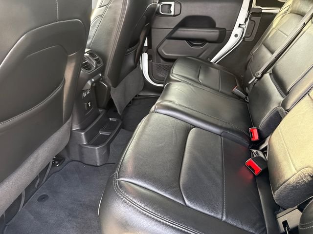 Used 2022 White Jeep Unlimited Sahara Altitude image 17