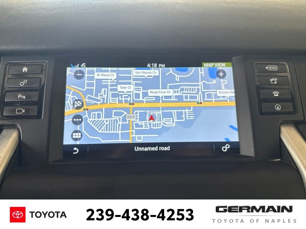 Used 2018 White Land Rover HSE image 18