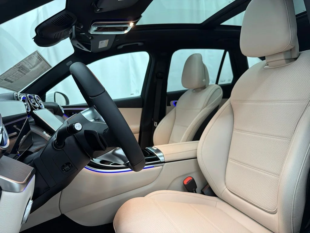 New 2027 White Mercedes-Benz GLC 300 image 14