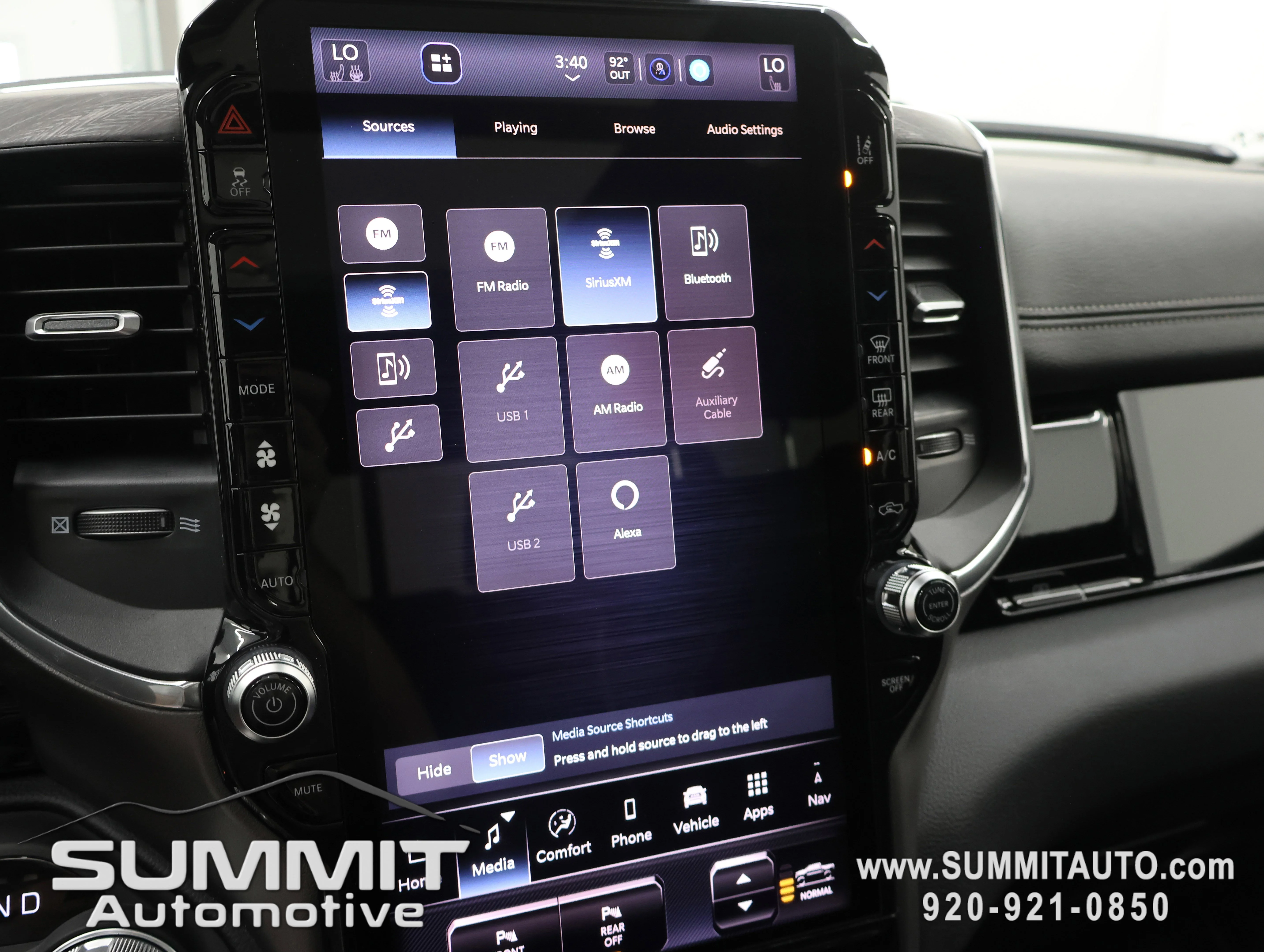 New 2026 Diamond Black Crystal Pearl-Coat Exterior Paint RAM Laramie image 58
